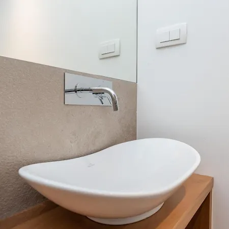 Bekina, Stylish Rooftop Pool * Mandre