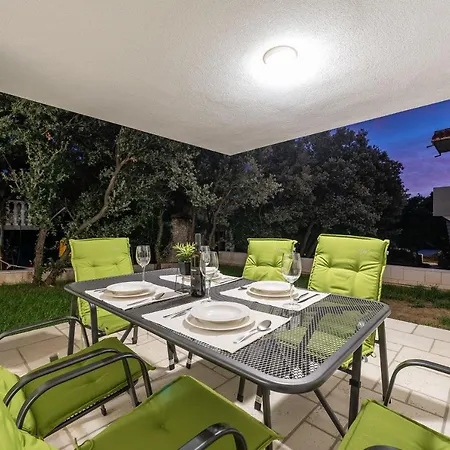 Bekina, Stylish Rooftop Pool