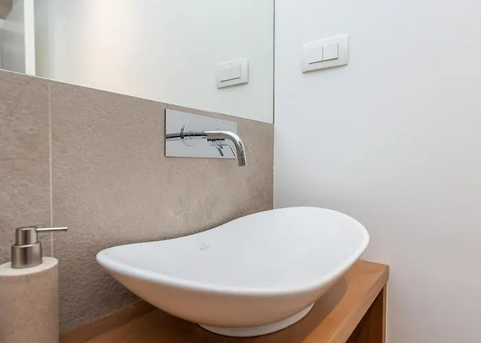 Bekina, Stylish Rooftop Pool * מאנדרה