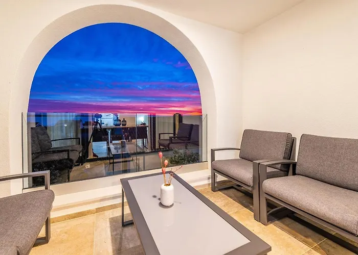 בית נופש Bekina, Stylish Rooftop Pool