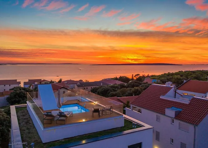 Bekina, Stylish Rooftop Pool * מאנדרה