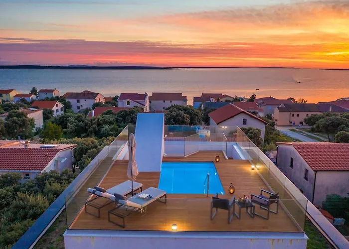 Bekina, Stylish Rooftop Pool בית נופש מאנדרה