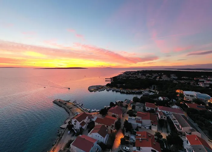 Bekina, Stylish Rooftop Pool *