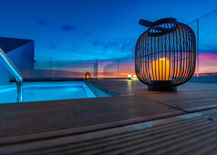 Bekina, Stylish Rooftop Pool * マンドレ